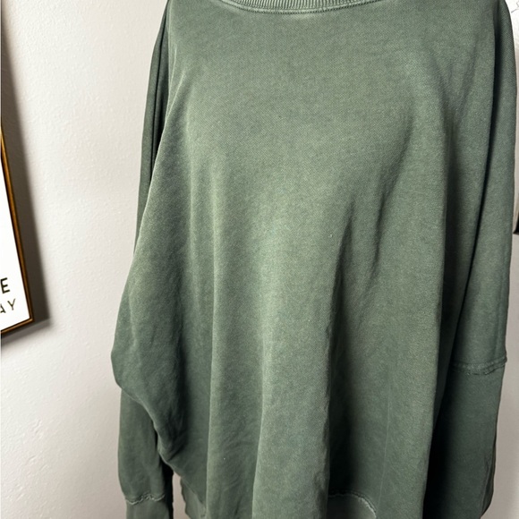 aerie Tops - Sold forest Green Pullover Sweatshirt distressed